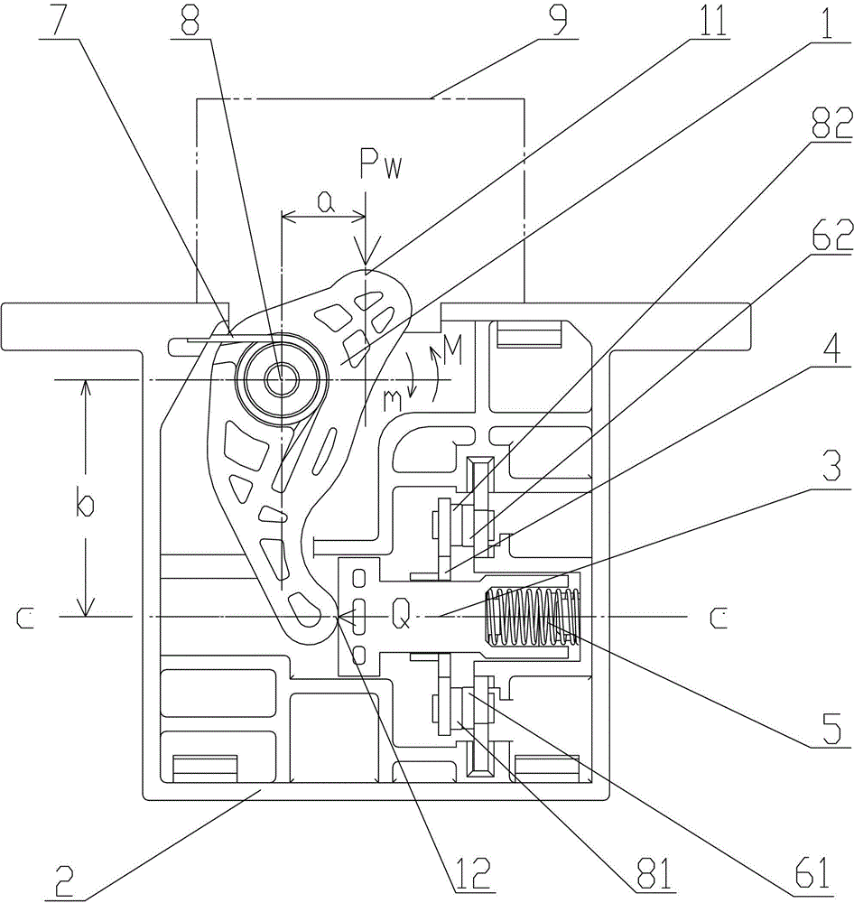 Switching device with amplified clearance between open contacts according to needs