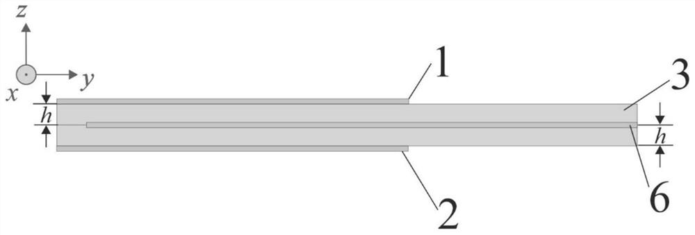 1*8 broadband beam fixed traveling wave antenna