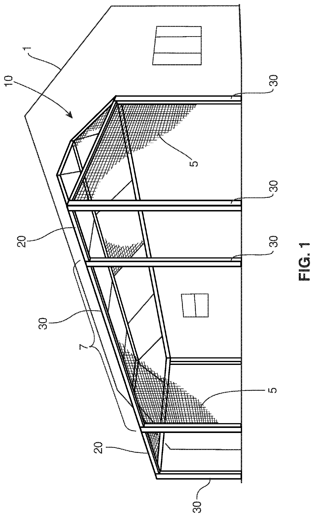 Screen support assembly with wide lateral support efficiency