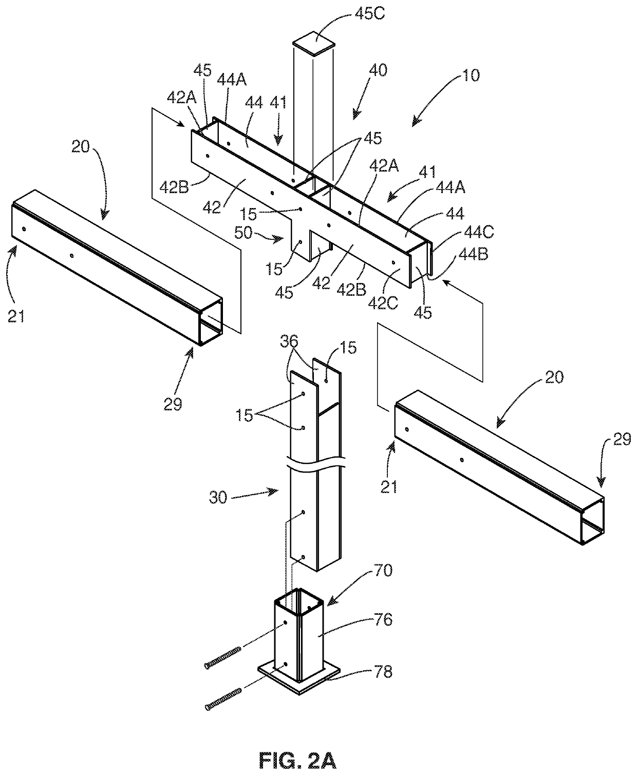 Screen support assembly with wide lateral support efficiency