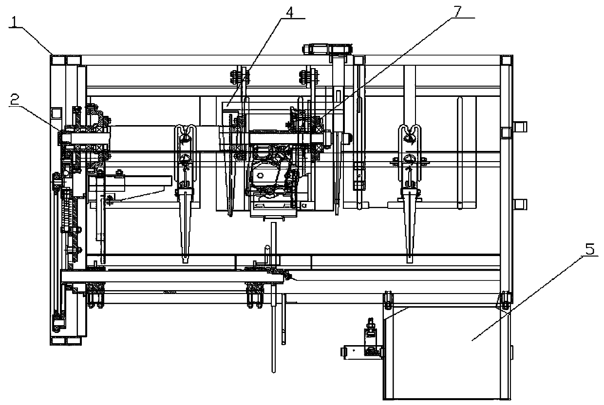 Hanging type straw bundling machine driven by single chain