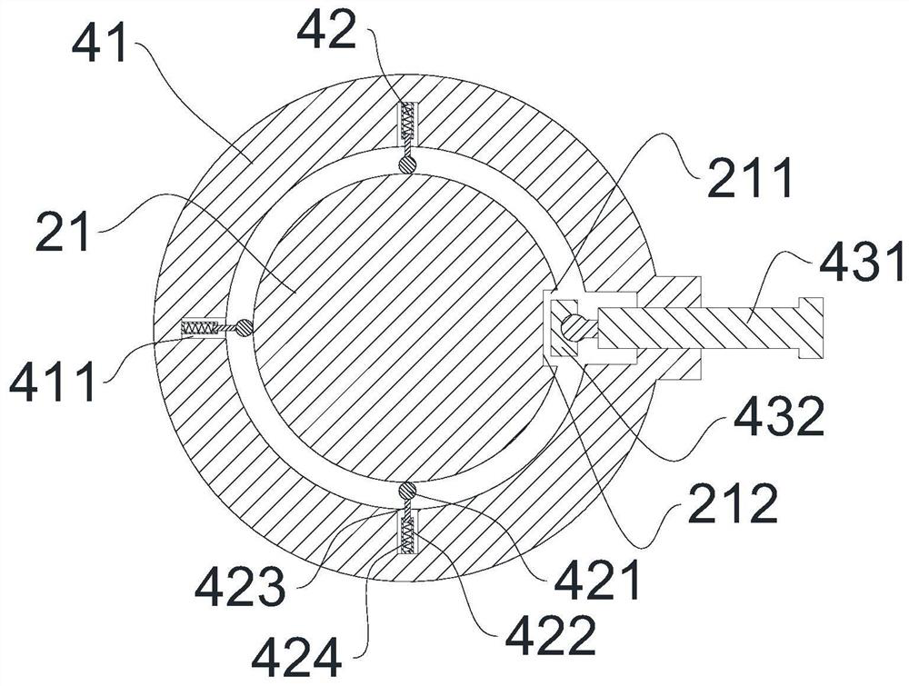 Distributing device used after non-woven fabric is slit