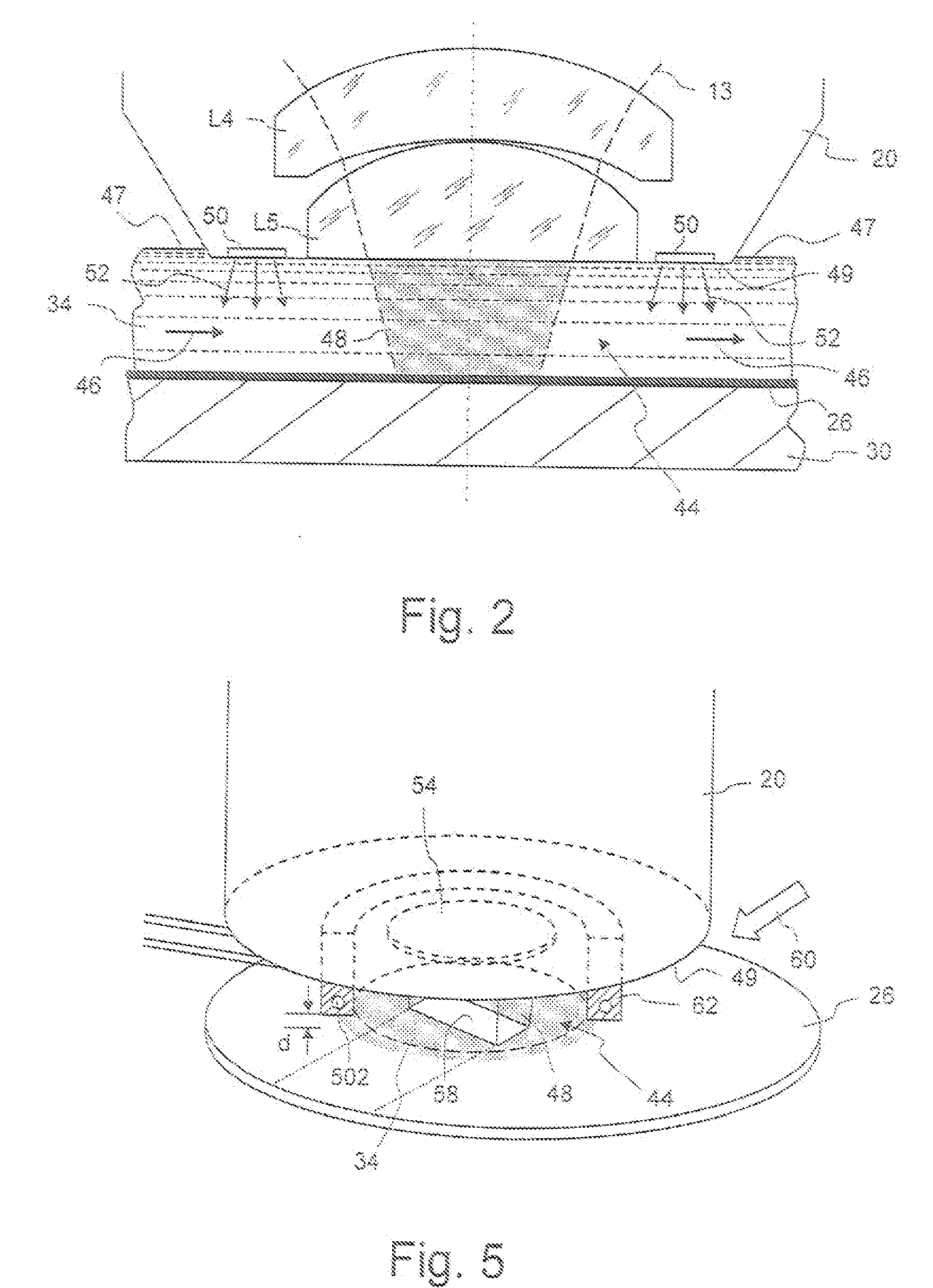 Microlithographic projection exposure apparatus and measuring device for a projection lens