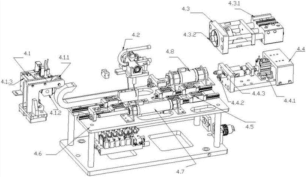 Online four-way valve detecting and sorting device and sealing detection method thereof