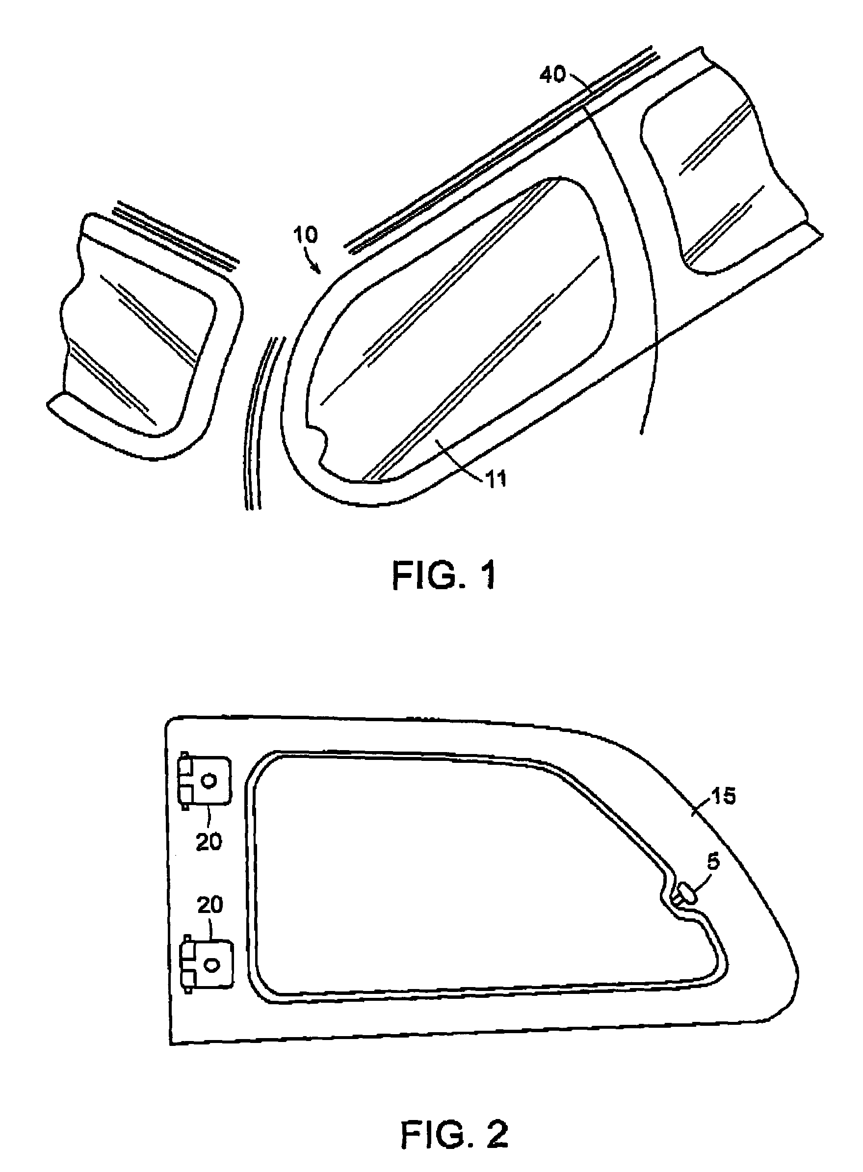 Articulating window hinges and articulating window assemblies