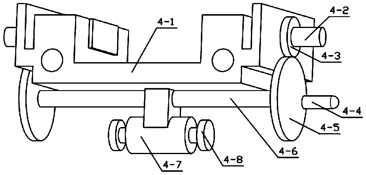 Plastic product processing device