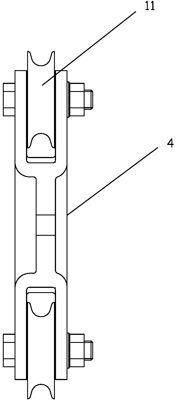 Fixture for replacing strain insulator string under electrified state based on earth potential method and operation method