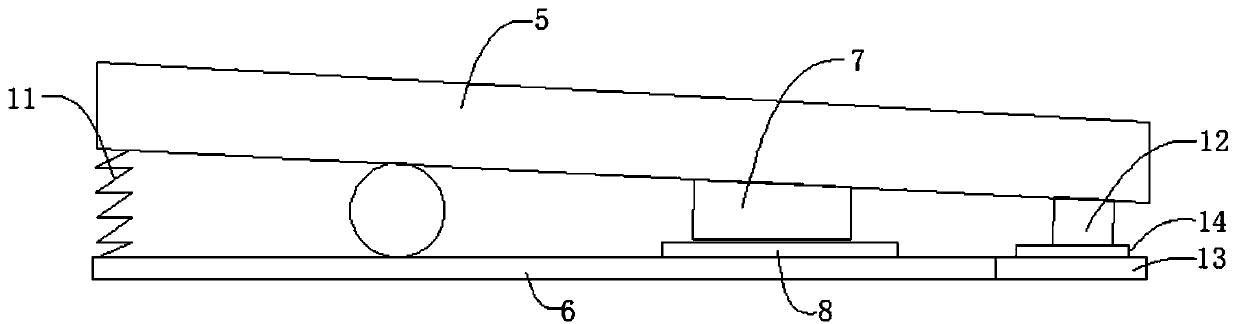 Belt anomaly induction device of transportation belt conveyor and implementation method of belt anomaly induction device