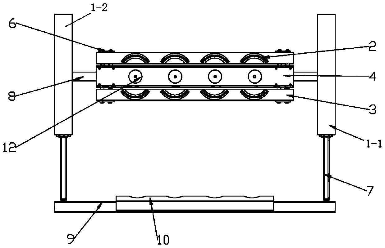 Sucking disk clamping device and method for pushing tanks