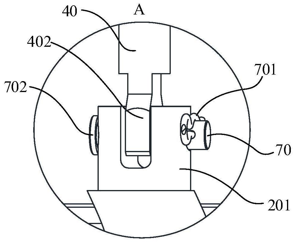 Feeding device and spraying machine