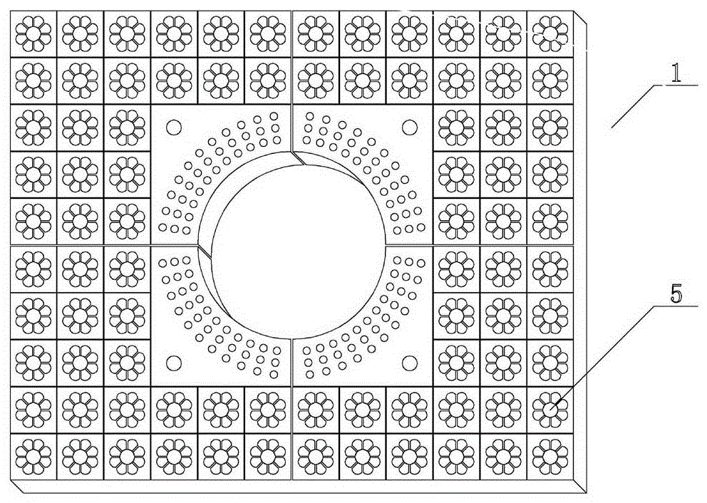 A combined tree hole cover and its application