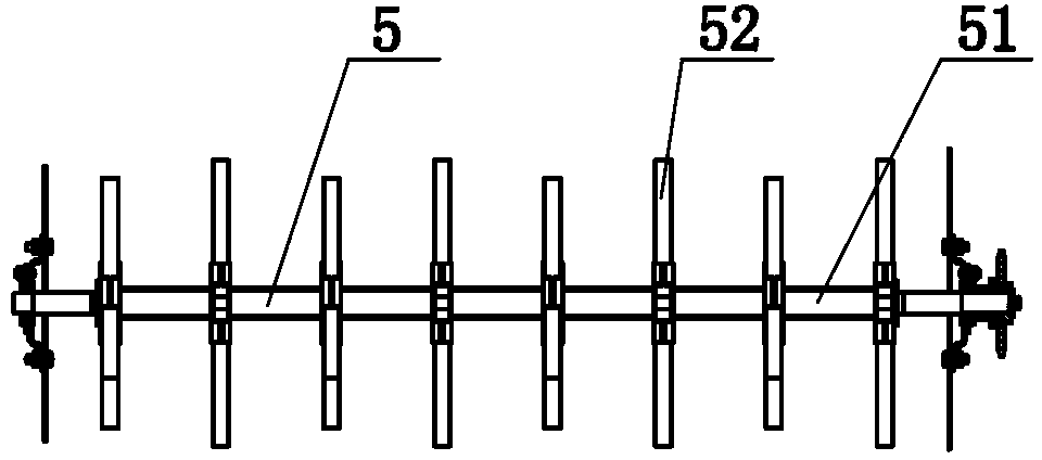 Peeling device for corn harvester