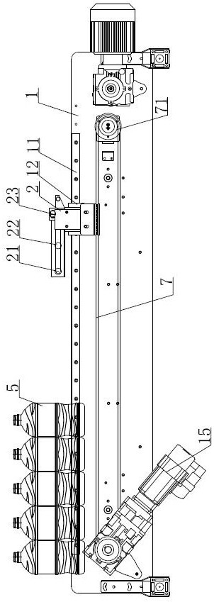 Dynamic bottle blocking device in bottle conveying mechanism in box filling machine