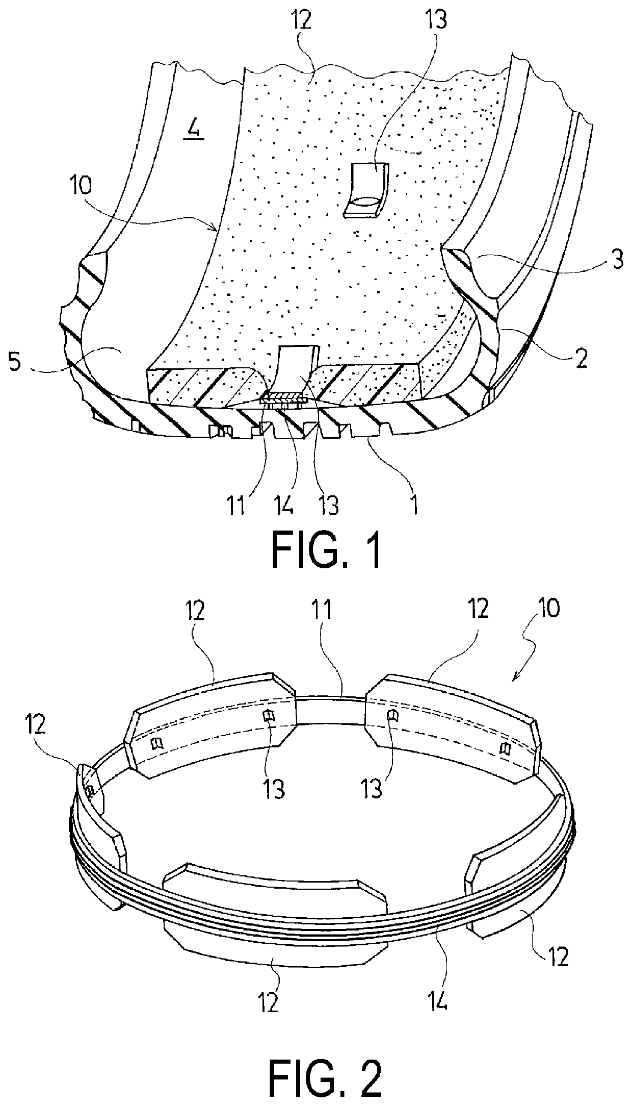 Noise reduction device and pneumatic tire provided with the same