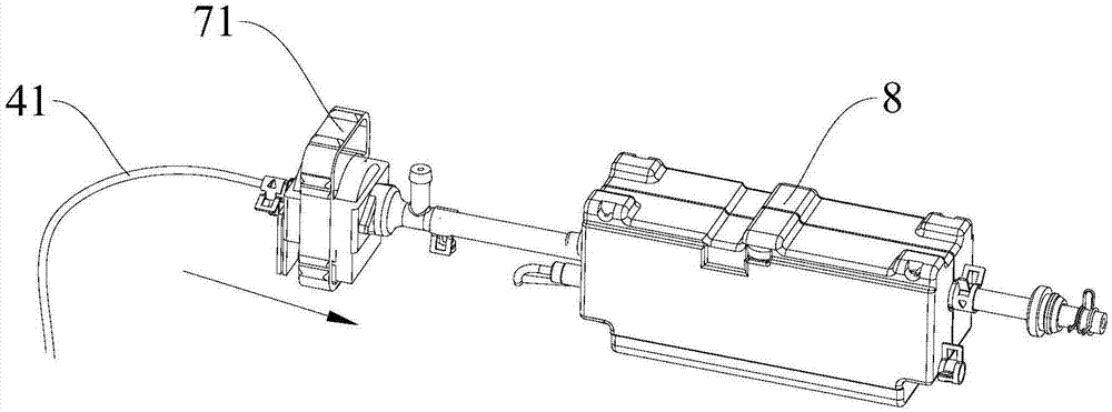 Cleaning device of extractor hood, control method of extractor hood and extractor hood