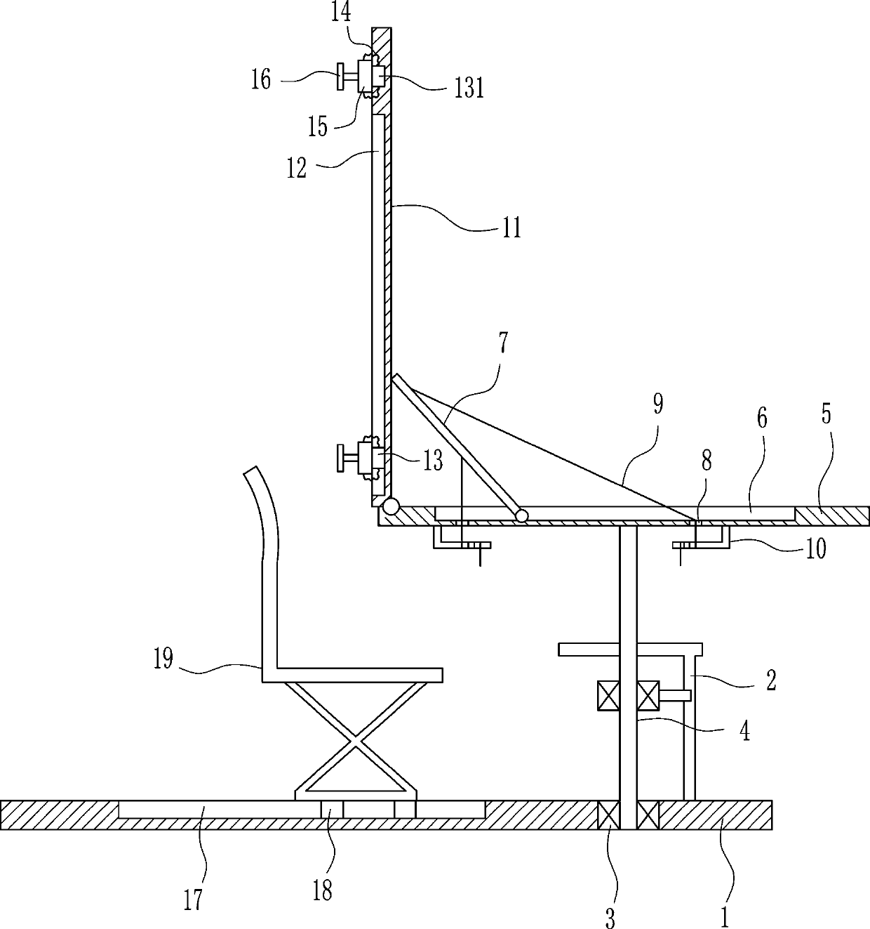 A line-drawing auxiliary device for clothing production