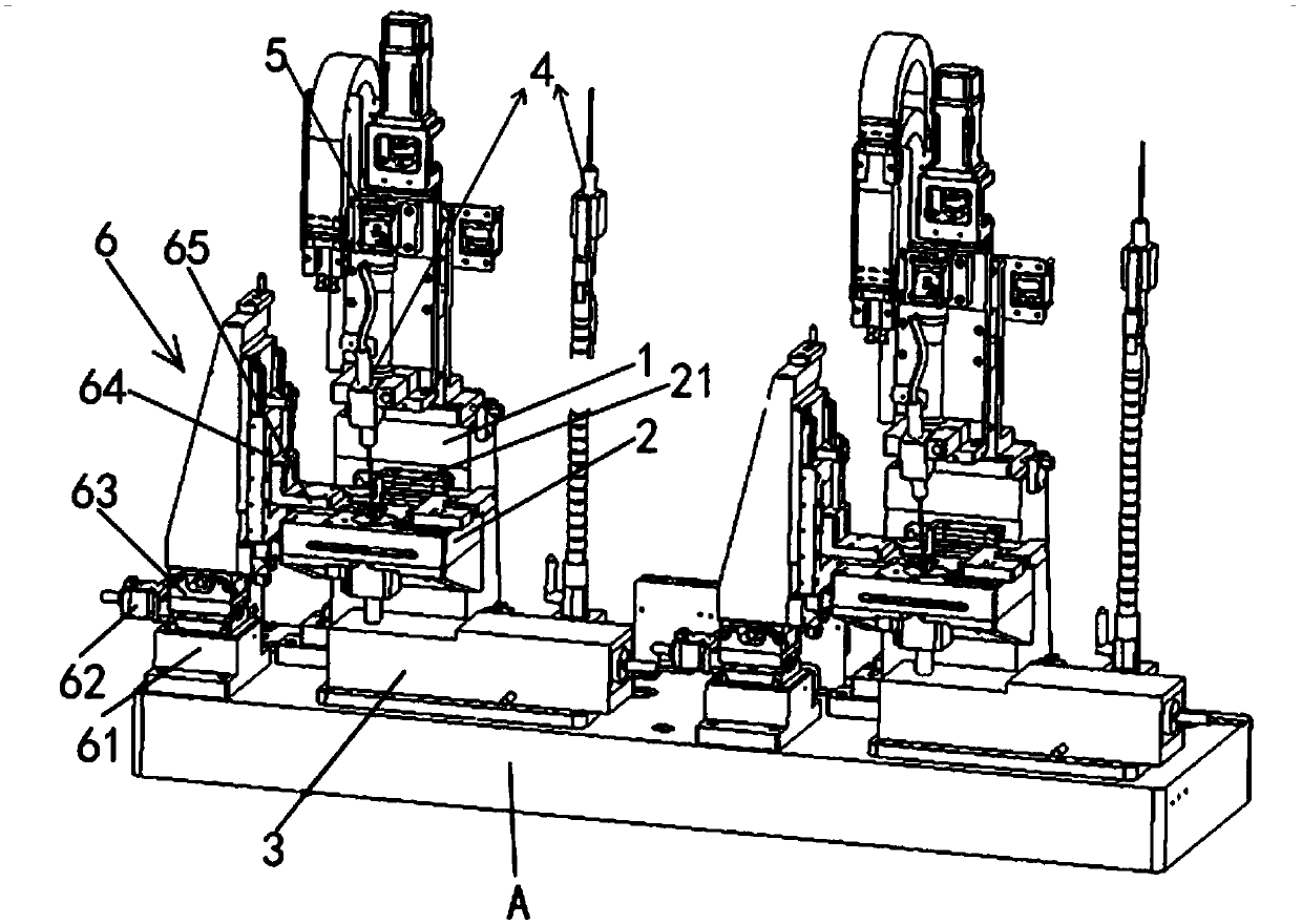 Lens centering device and automatic centering equipment