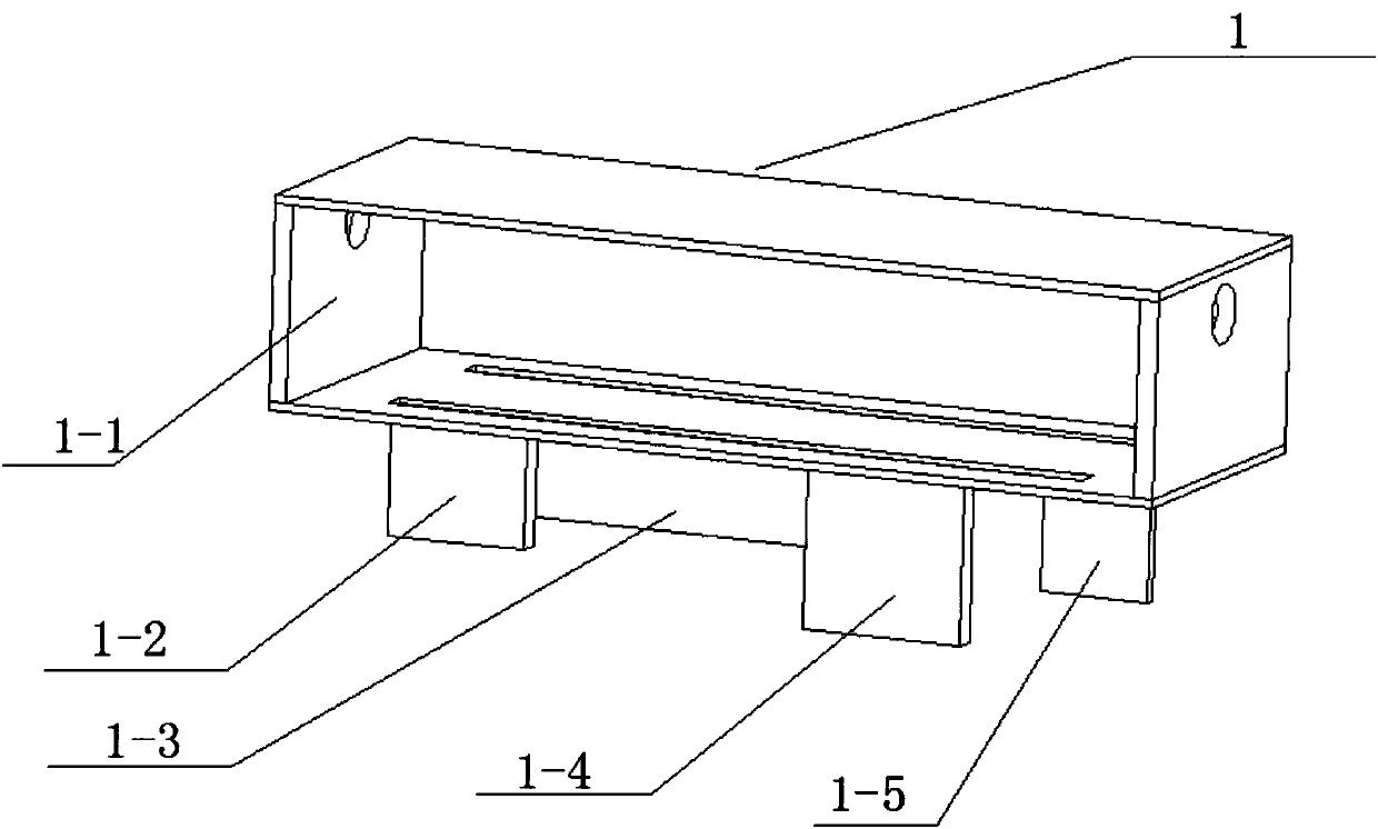 Steak beating device