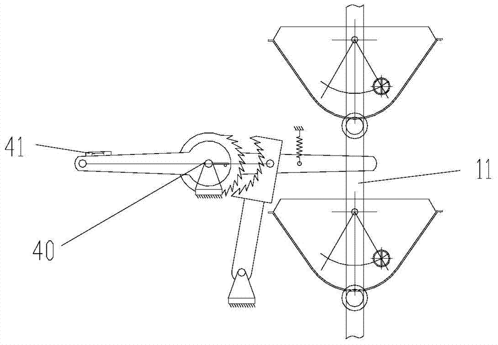 Chain conveyor and chain breaking protection method