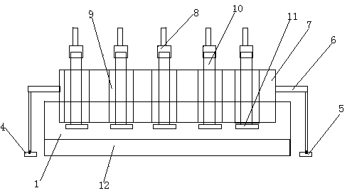 Paper raw material pulp smashing device