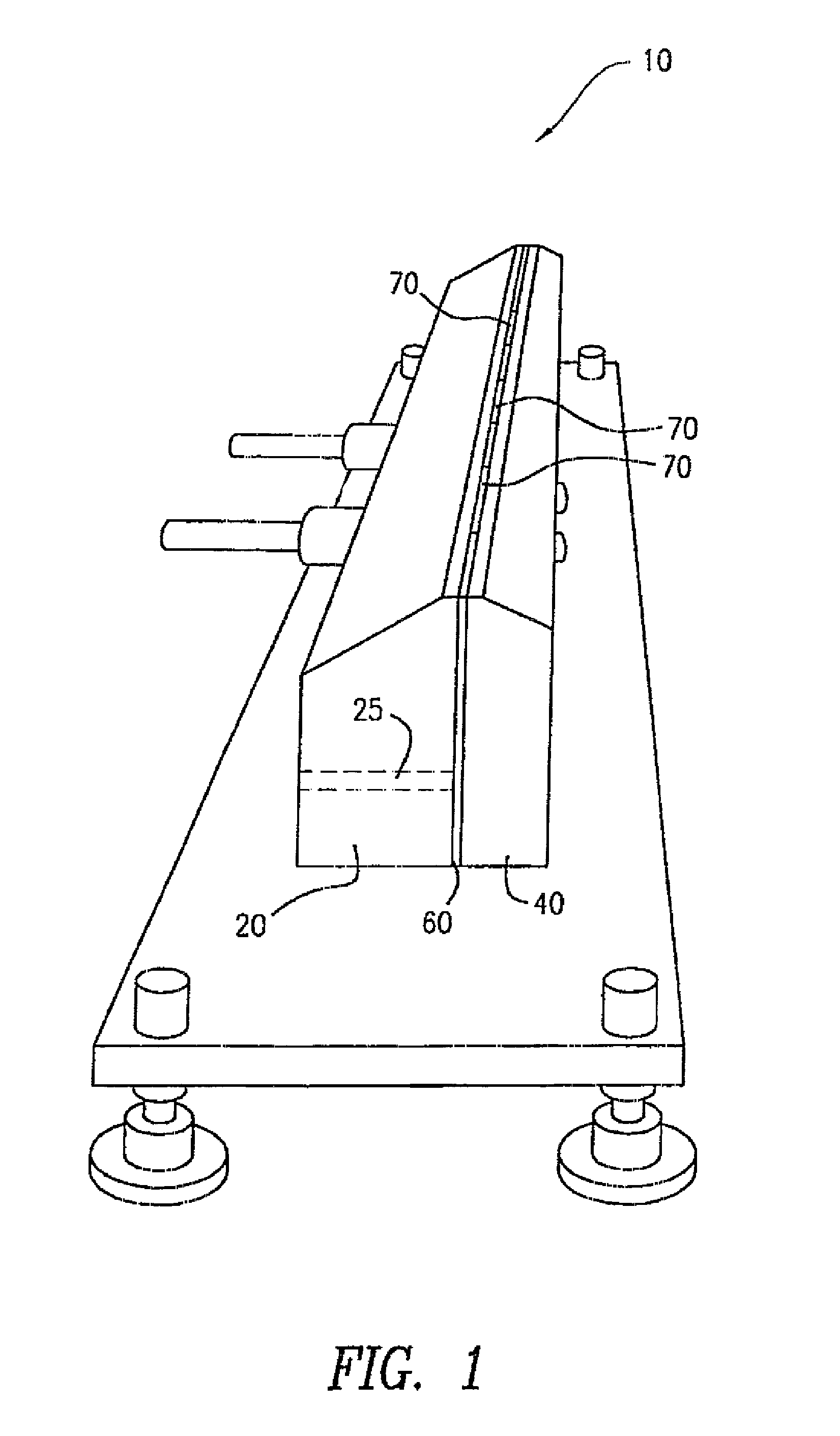 Double-ended dry nail polish applique for coating a wide range of fingernail sizes