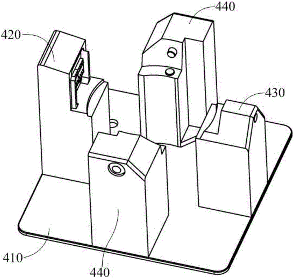 Tubular launching device for aircraft launching and missile support mechanism of tubular launching device