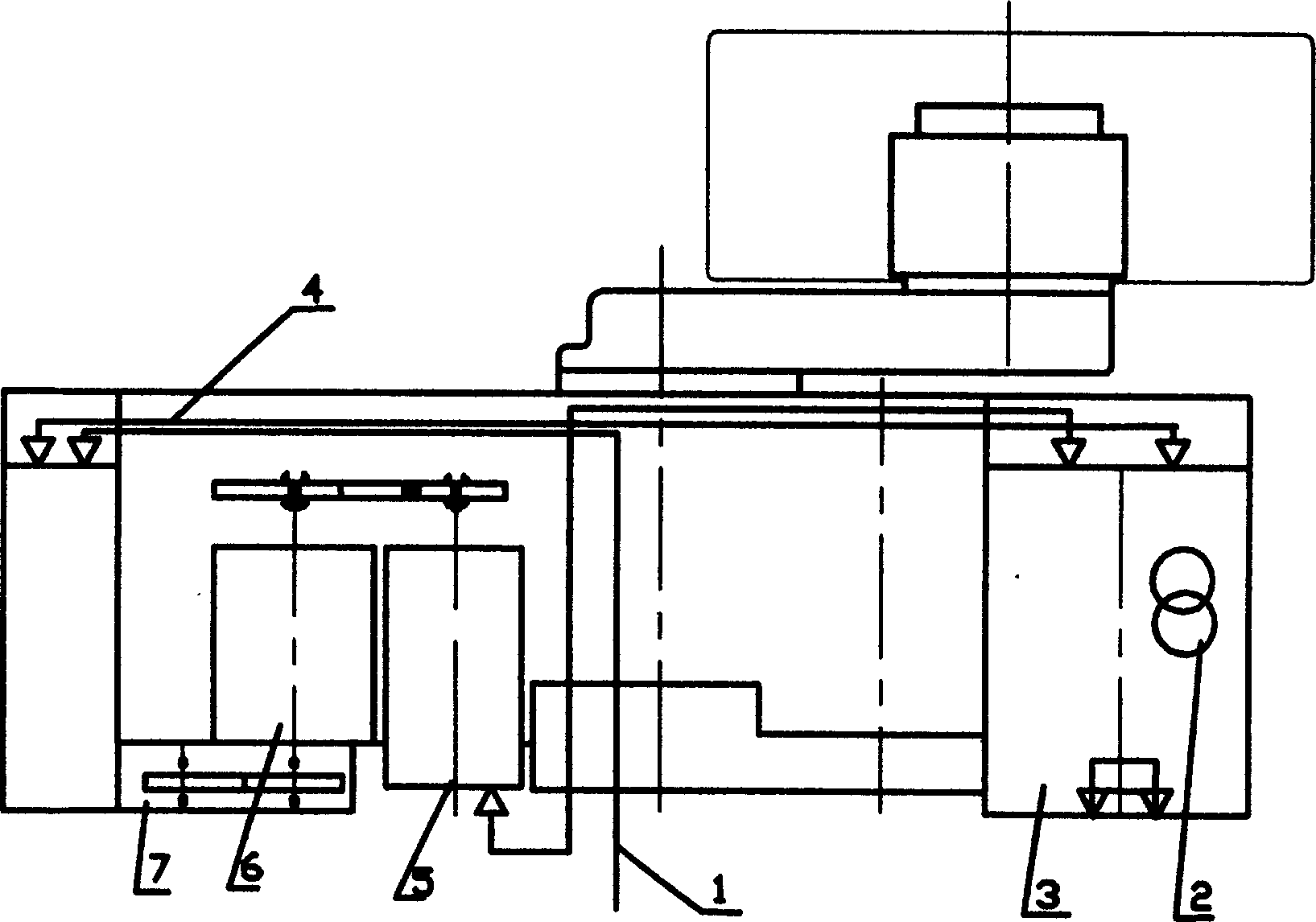 Machine carried electric traction coal-mining machine with short main body