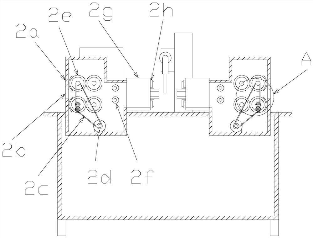 A steel pipe welding machine that is convenient to drag and straighten