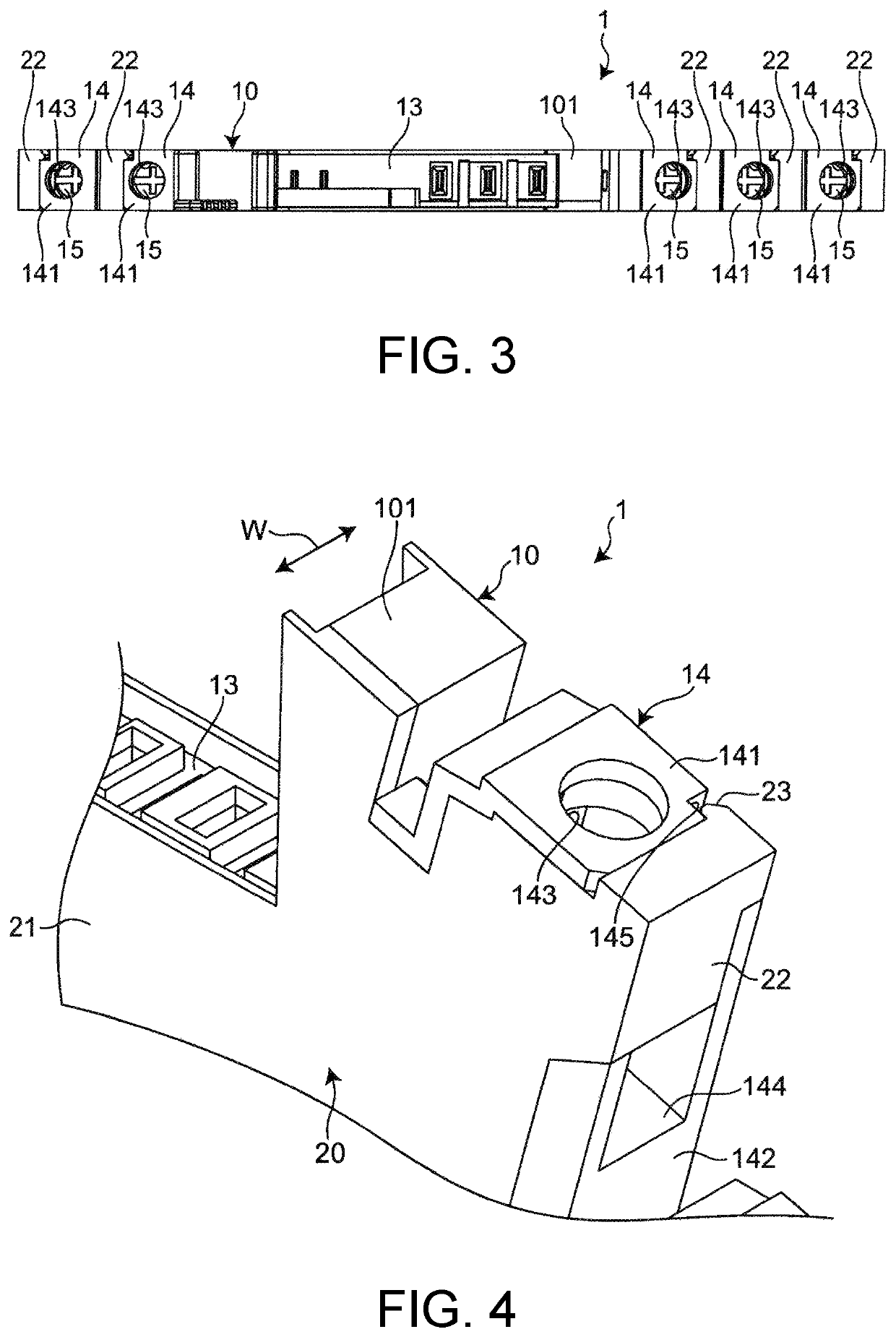 Socket with enhanced internal insulation