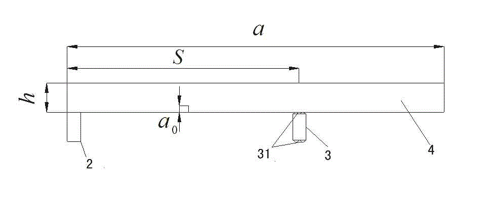 Testing device and method for measuring soil body fracture toughness by the aid of soil body self-weight