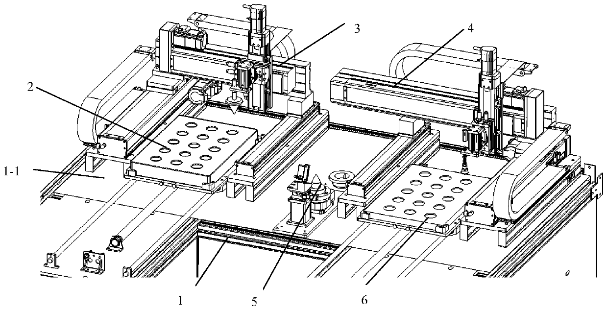 Device for detecting liner thickness and wall thickness difference