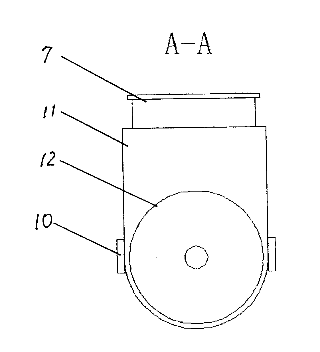 Automatic microwave cracking reaction device for waste rubber