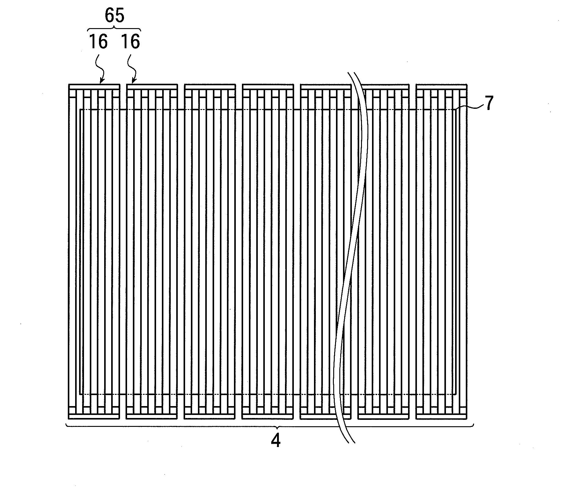 Vacuum heating device and vacuum heat treatment method