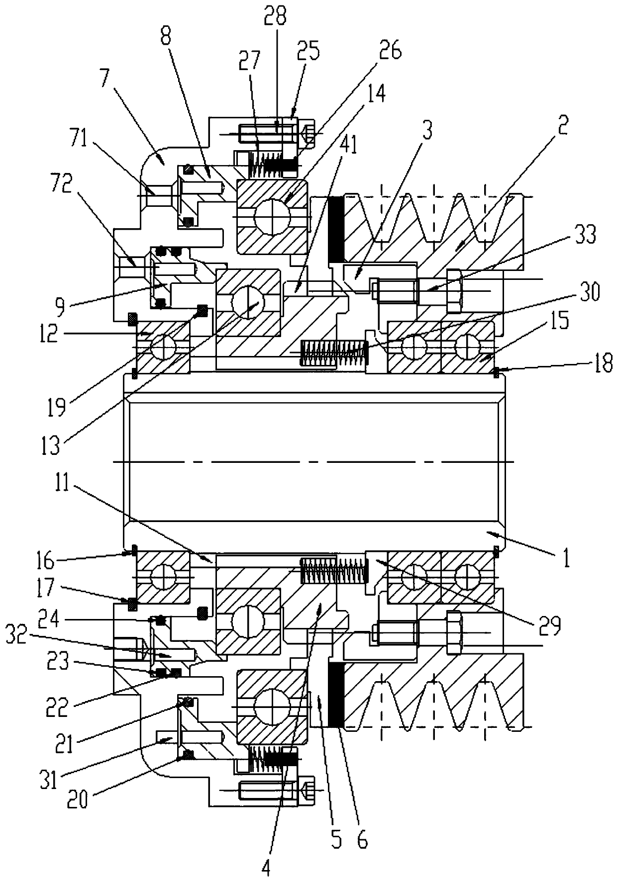 Clutch of a single engine washing and sweeping vehicle and its working method