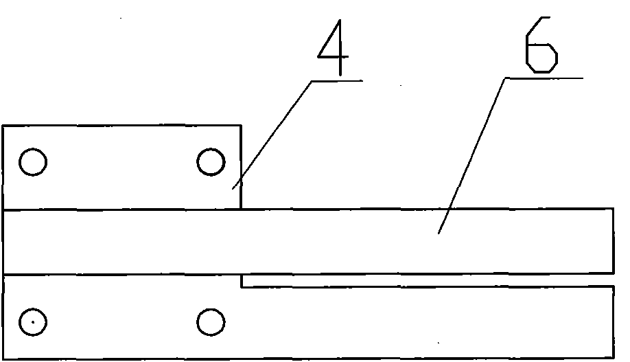 Movable chair blocking device for preventing fast fall in ascending mine cableway