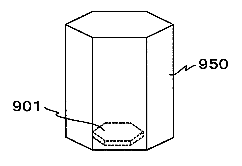 Crystal producing apparatus, crystal producing method, substrate producing method, gallium nitride crystal, and gallium nitride substrate