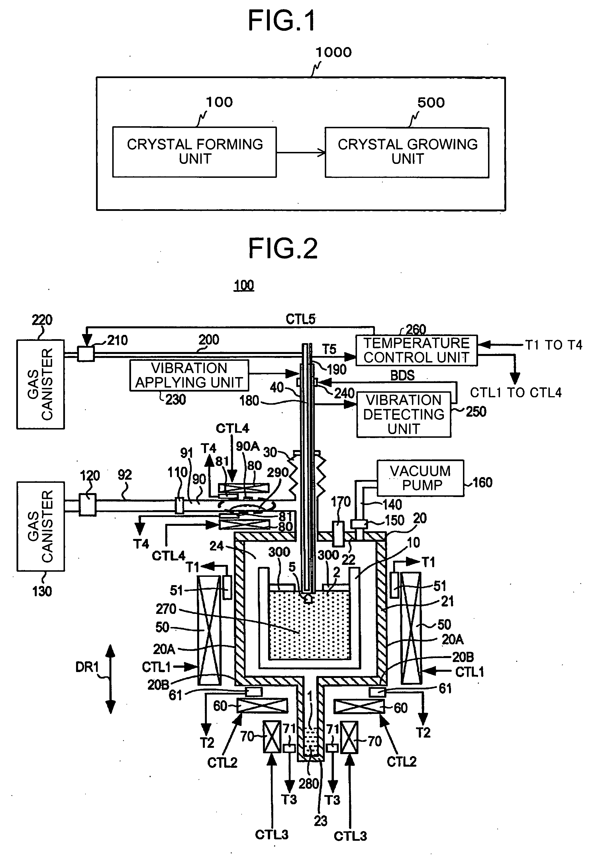 Crystal producing apparatus, crystal producing method, substrate producing method, gallium nitride crystal, and gallium nitride substrate