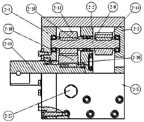 Special device for machining non-circular holes by utilizing common lathe through improvement