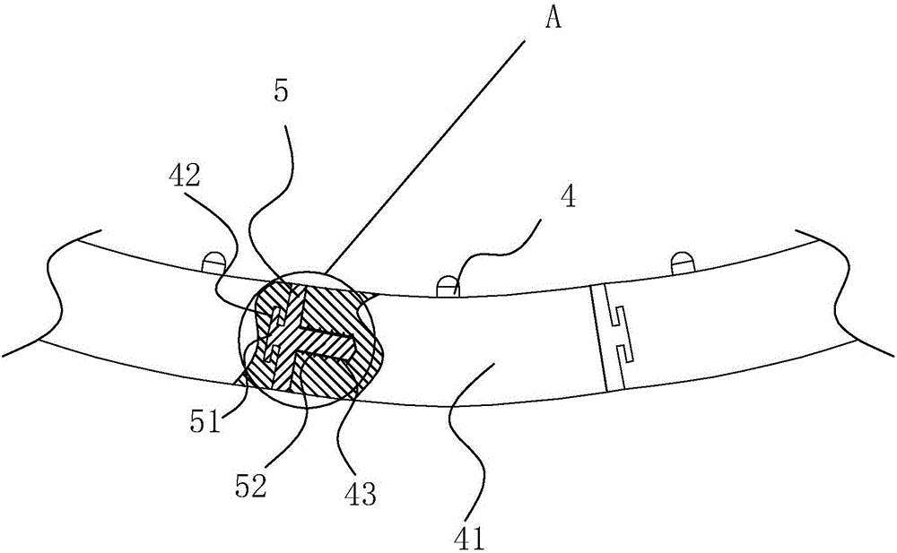 Eye massager suitable for different eye socket sizes and connecting and using method thereof