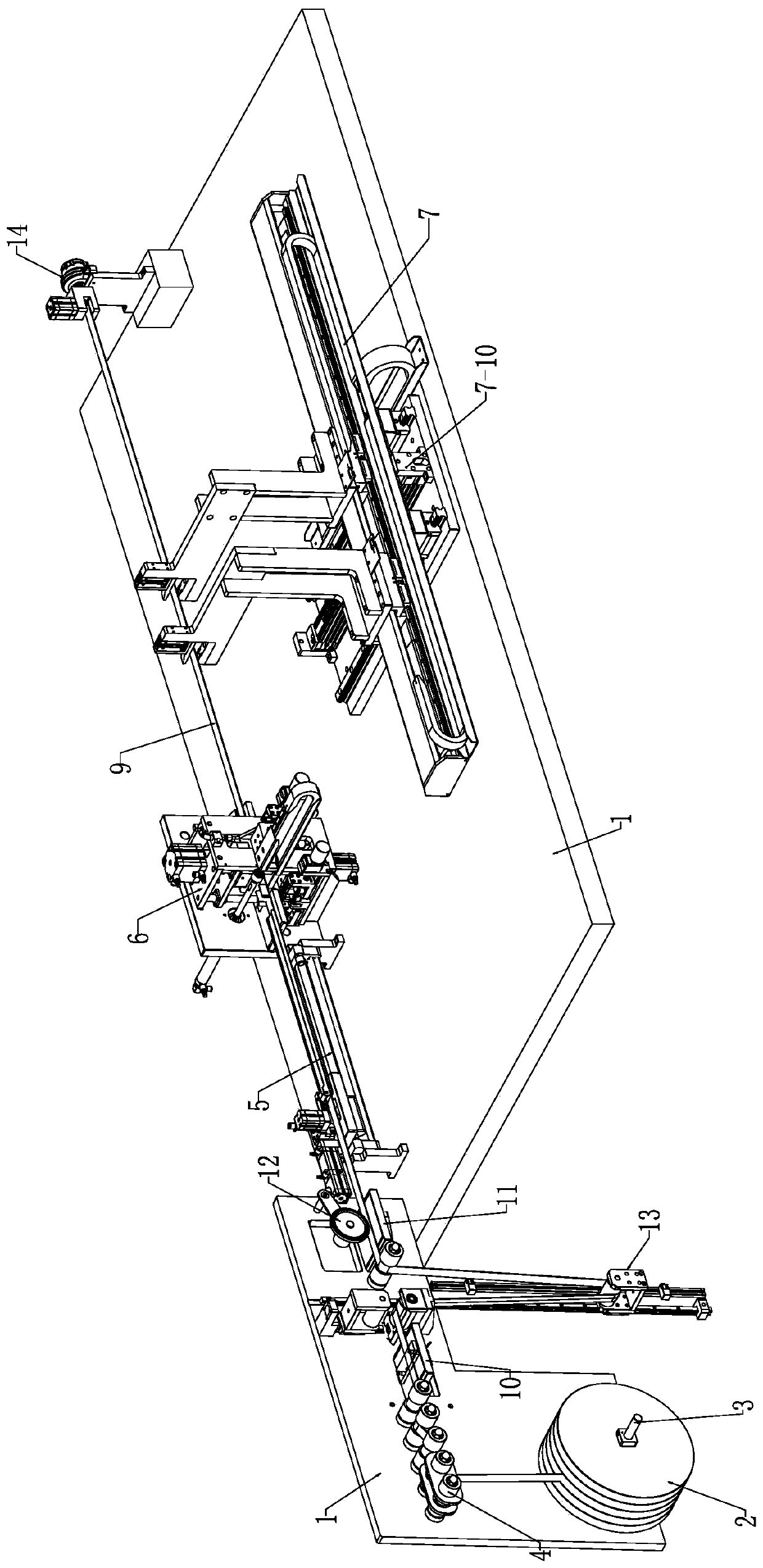 Automatic braid feeding device applied to automatic production of safety belts