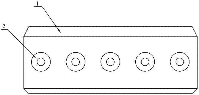 A fracturing pump plug displacement detection device and its detection method