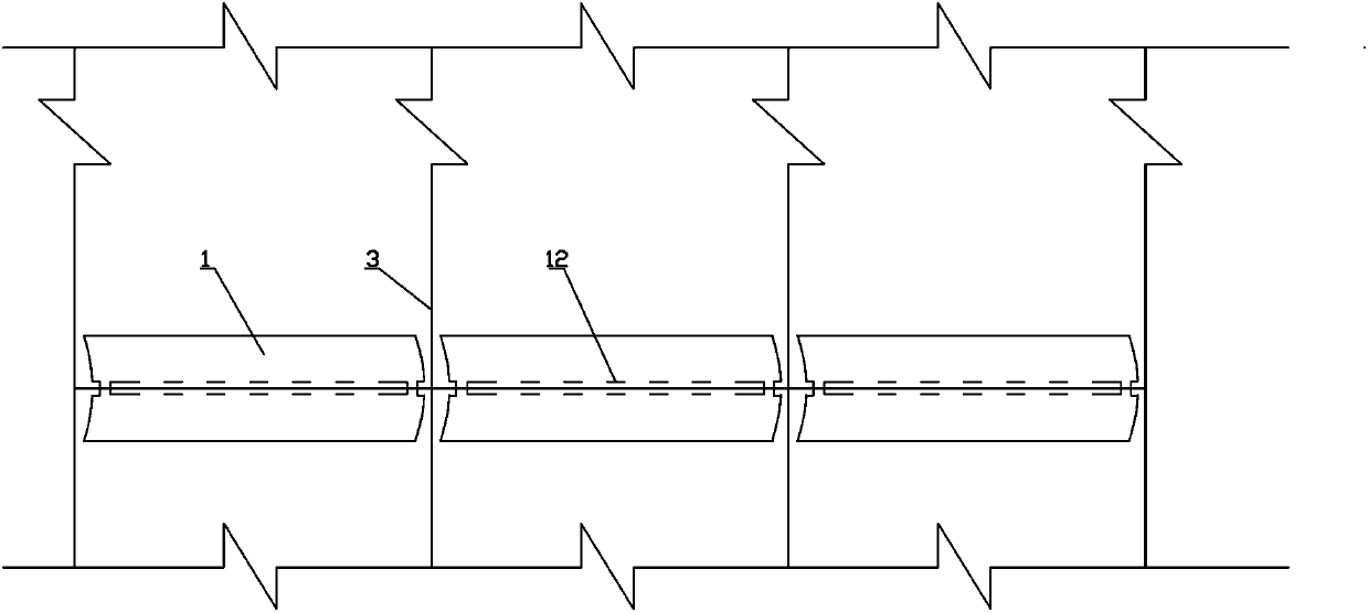 Movable type water-level-fluctuating zone water and soil conservation wave partitioning device