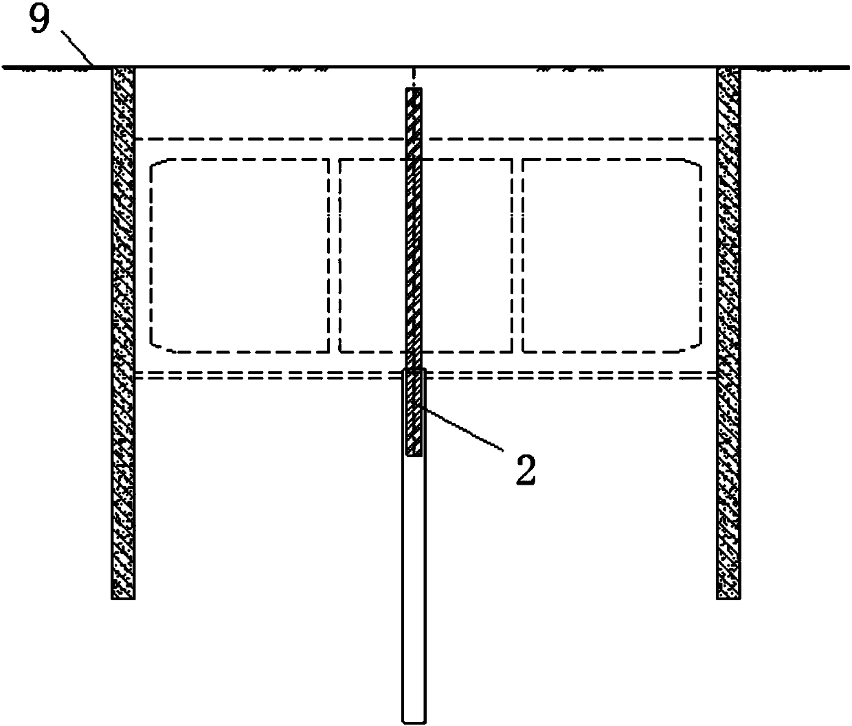 Foundation pit with non-first level struts with dynamic stress adjusting function and construction method