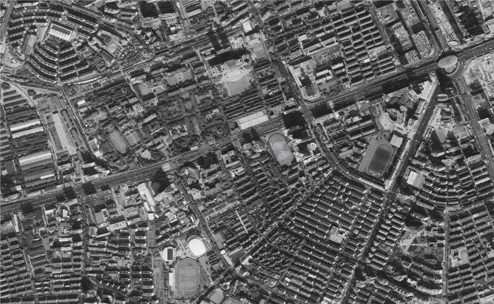 Method for automatically classifying satellite image scene based on morphological component analysis