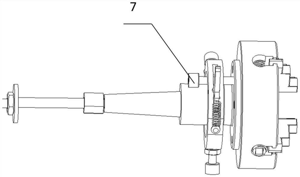 Clamping device capable of being used for improving grinding precision of shaft parts