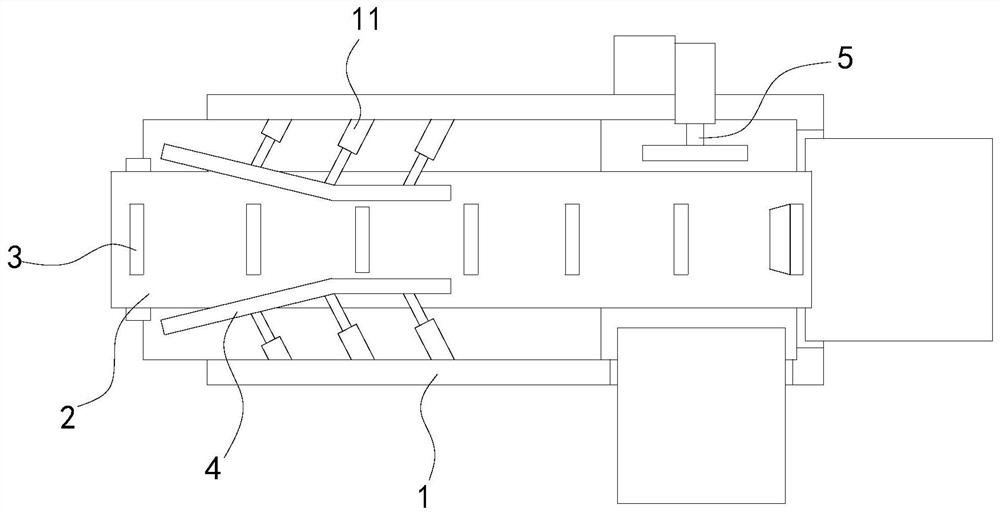 Labeling device for corrugated carton production and label detection mechanism thereof