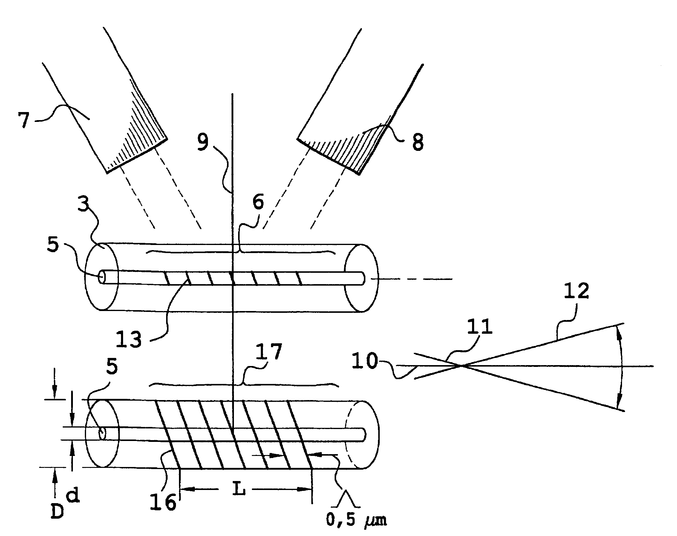 Filtering optical fiber having a modified photosensitivity profile