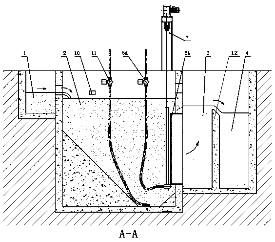 Returning back suction type fiber filter and sewage treatment method thereof