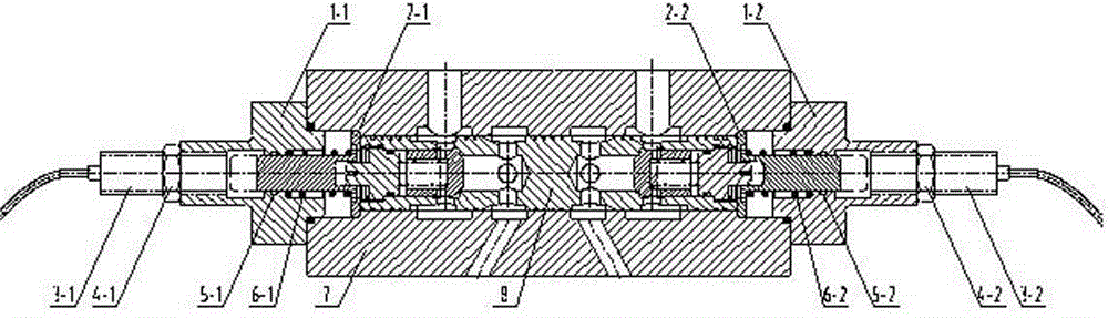 Hydraulic blockage fault alarming device of steering engine of ship