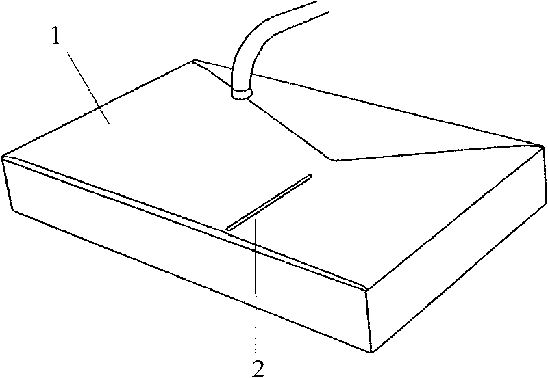 Water pool with linear anti-blocking system